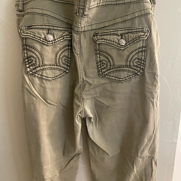 Maurice’s olive-colored jeans - Picture 3 of 3